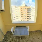 Modern T1 W Balcony In Oeiras Lisbon