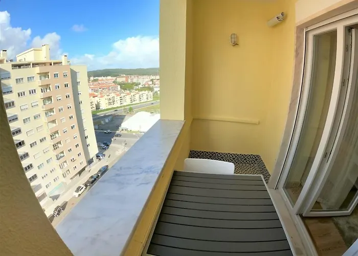 Modern T1 W Balcony In Oeiras Lisbon شقة كارناكسيد