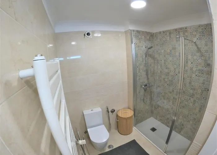 Modern T1 W Balcony In Oeiras Lisbon شقة كارناكسيد