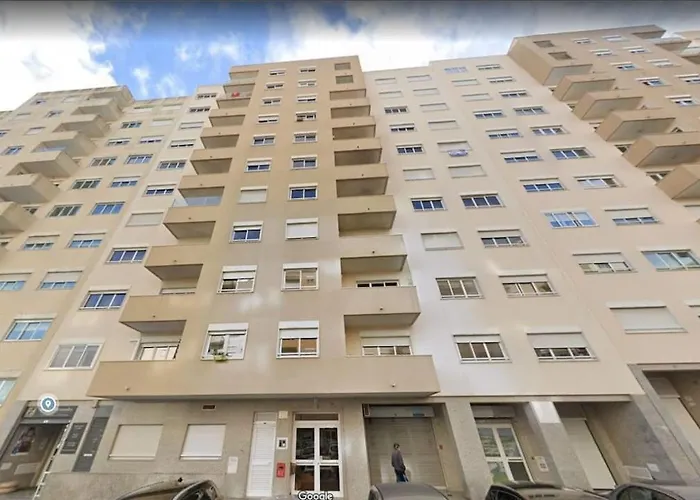 Modern T1 W Balcony In Oeiras Lisbon شقة *