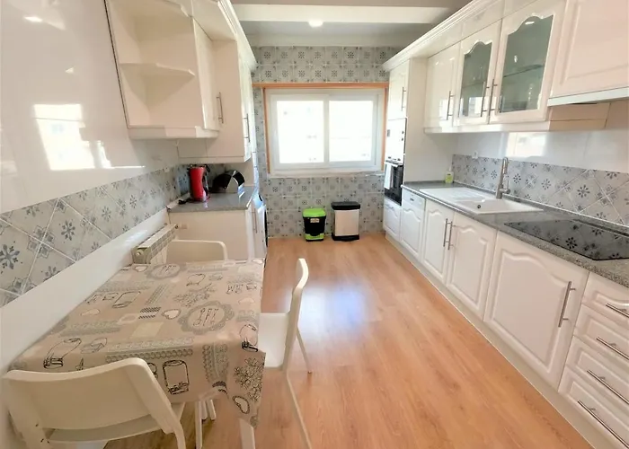 Modern T1 W Balcony In Oeiras Lisbon شقة كارناكسيد
