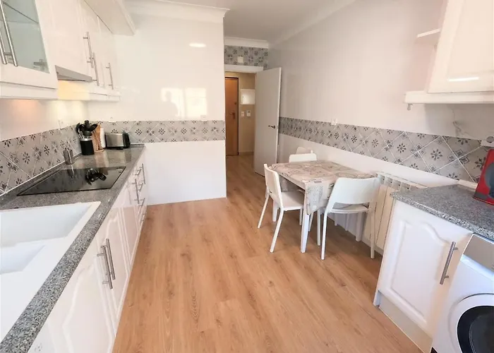 Modern T1 W Balcony In Oeiras Lisbon شقة *